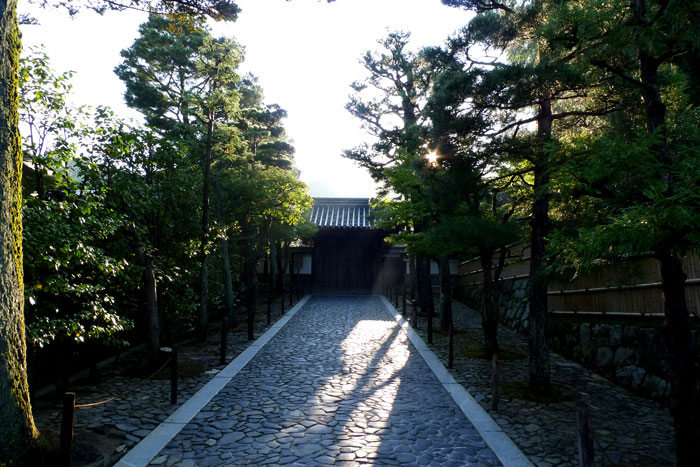 朝の銀閣寺道 朝の銀閣寺道