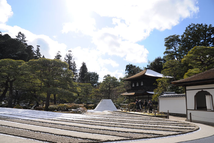 少し雪の銀閣寺